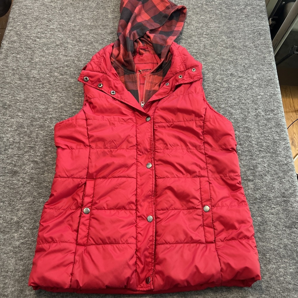 Arizona Jean Company Women's Large Quilted‎ Hooded Puffer Vest Red, Plaid RTW!